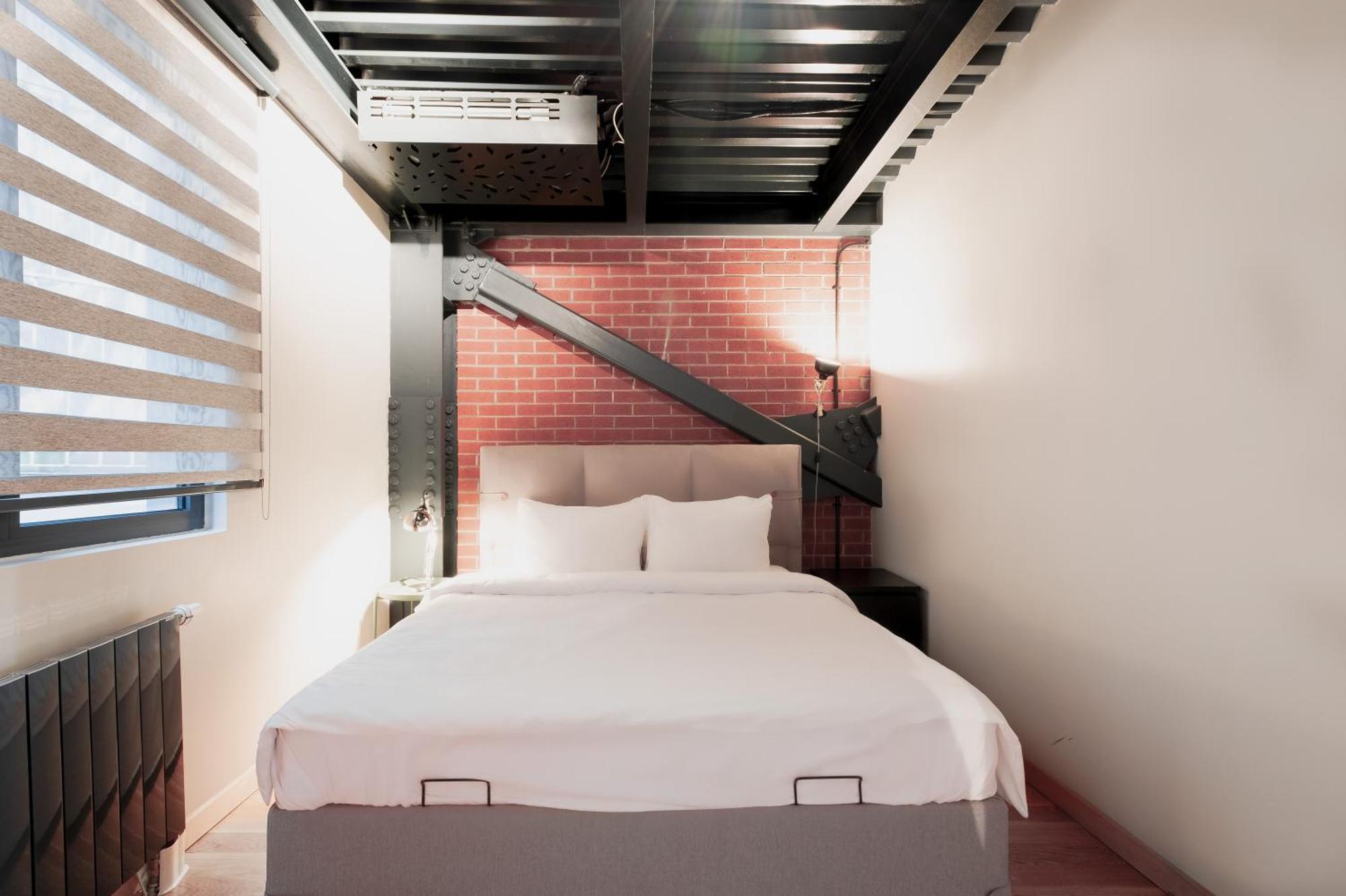 Homie Suites - "Loft 27" Urban Comfort Suites In The Heart Of Cihangir Istanbul Værelse billede